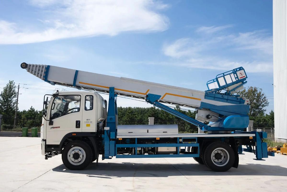 安庆云梯上料车租赁费用